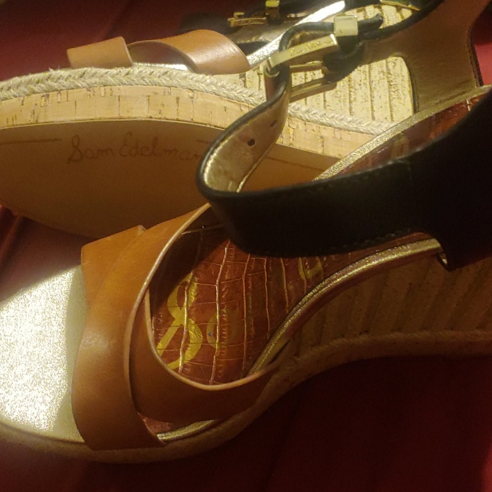 Wedge Sandals - Picture 2 of 4